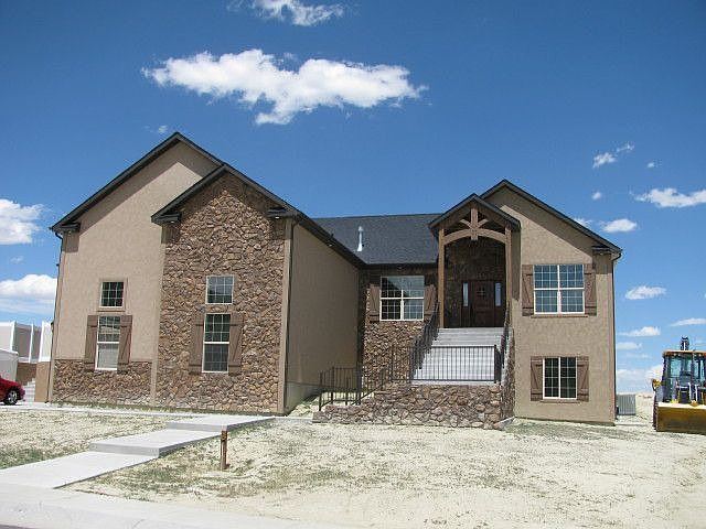 1st image of 26 Moses Dr