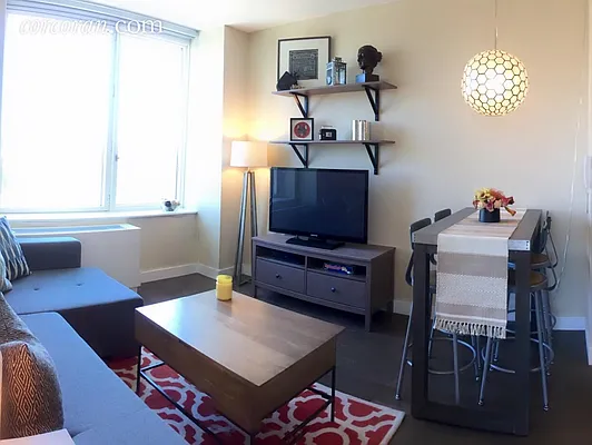 Rented by Corcoran | media 27