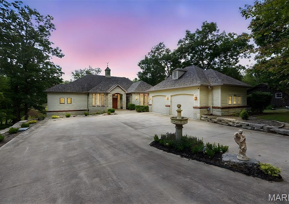 1st image of 12126 Cedar Circle Dr