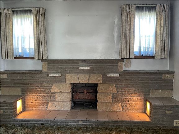 2nd image of 321 Ormond Ave