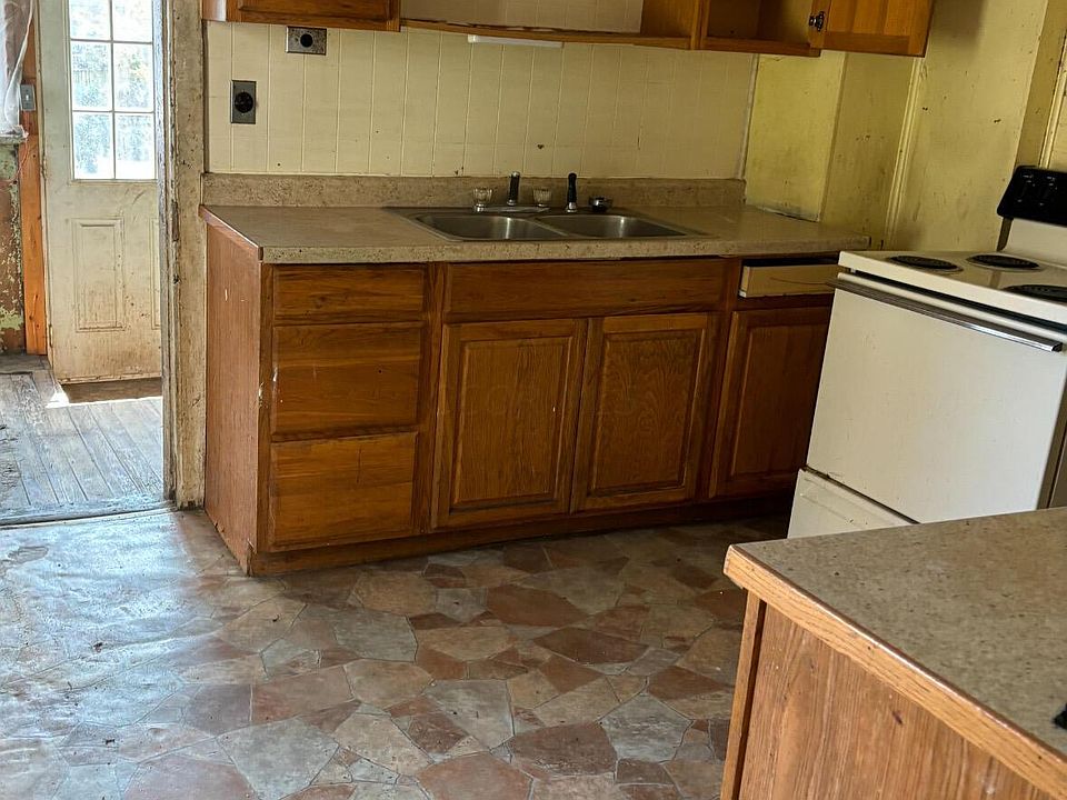 2nd image of 351 W Church St