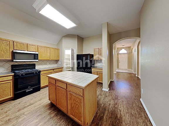 4th image of 1200 Seneca Pl