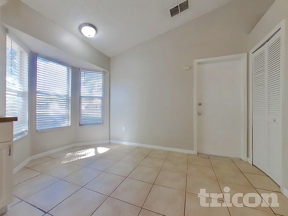 4th image of 134 N Aberdeen Cir