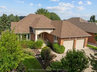 16 Cherry Ridge Blvd, Pelham, ON L0S 1C0