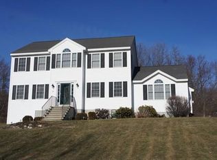 18 Quail Dr, Dracut, MA 01826