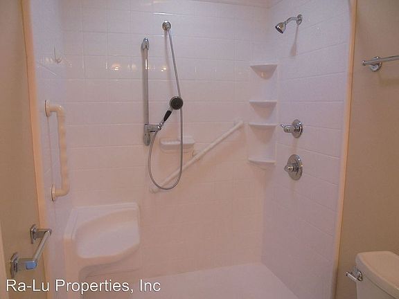 4th image of 4975 Fiddlers Run Dr