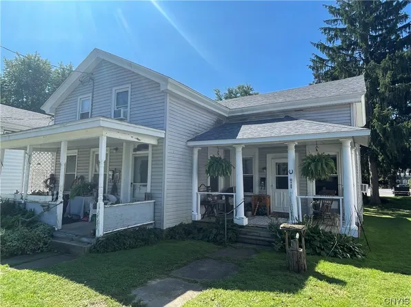 19 Park St, Pulaski, NY 13142