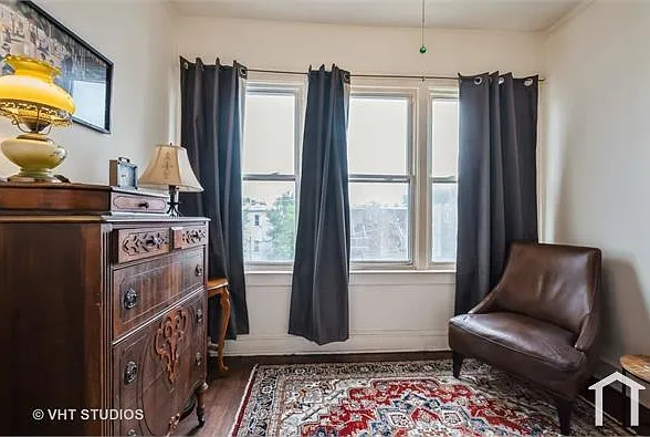6335 N Claremont Ave — Photo 24