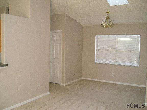 2nd image of 21 Lyndenhurst Ln
