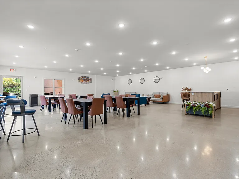Alexandria Manor Apartments — Photo 85