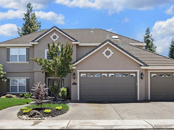 3rd image of 2808 Applewood Dr