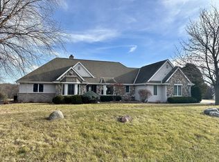 1336 Parkview Dr, Hubertus, WI 53033