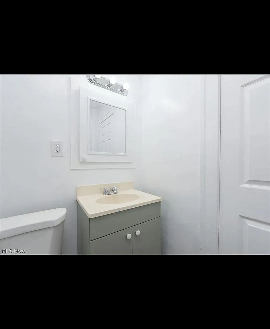 3 bed, 1229 sqft, $1,350 — Photo 1