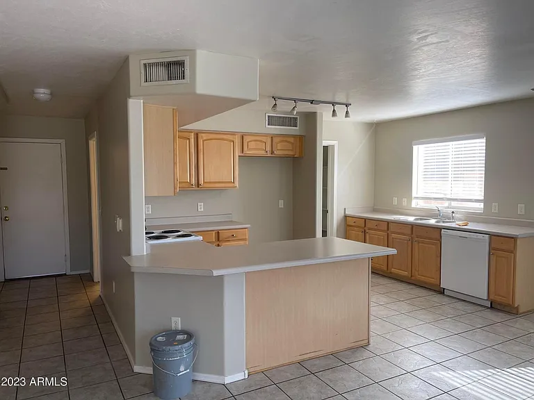 10509 E Olla Ave — Photo 4