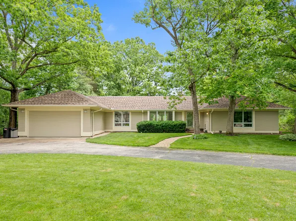 1355 Woodland Ln, Riverwoods, IL 60015