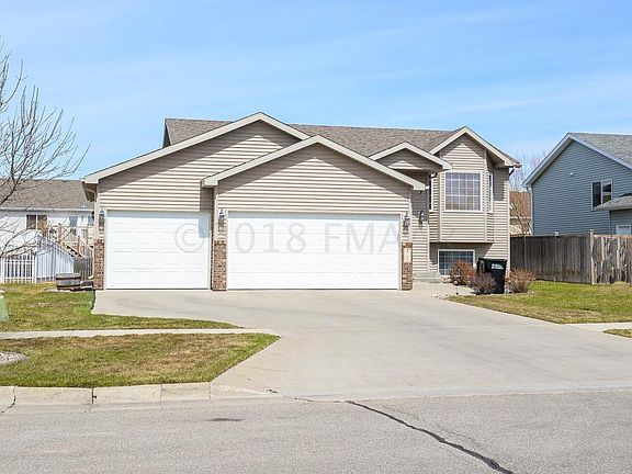 2nd image of 1106 39th Ave W
