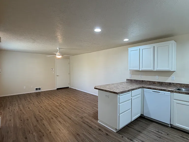 1009 Serendipity St SE — Photo 8