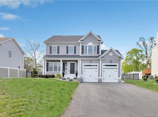 115 Arcadia Ave, Stratford, CT 06614
