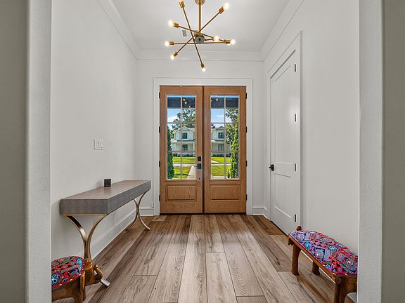 5th image of 175 Breckling Cir