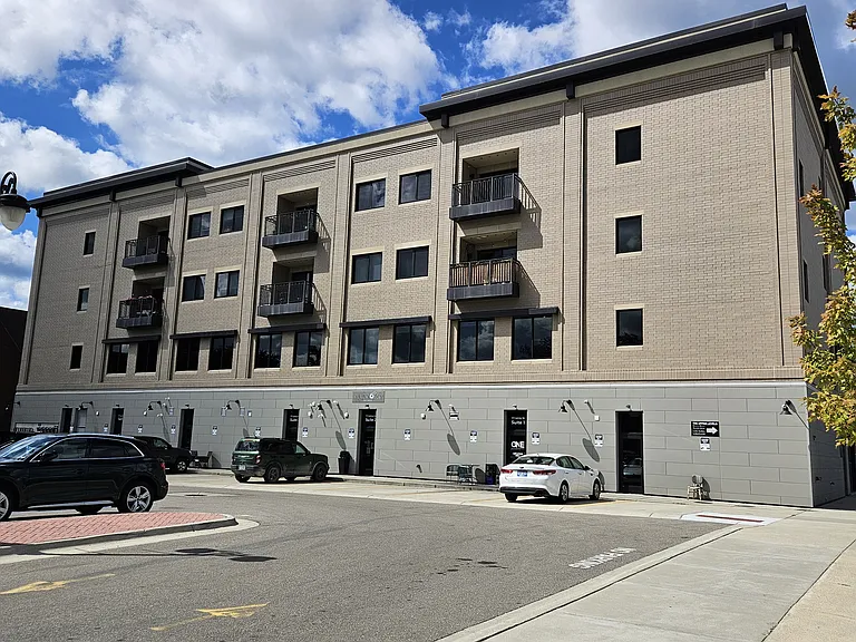 111 S Leroy St — Photo 12