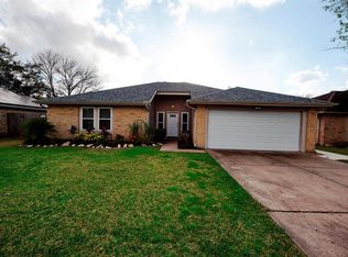 17122 Stone Stile Dr, Friendswood, TX 77546