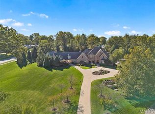 1 Claychester Dr, Saint Louis, MO 63131