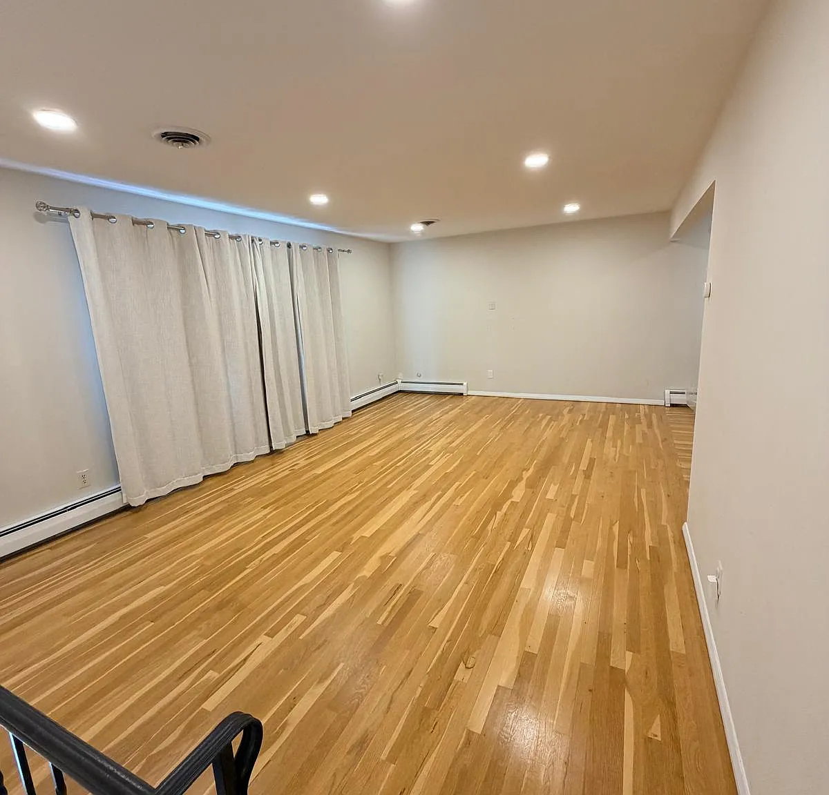566 Anderson Ave — Photo 2