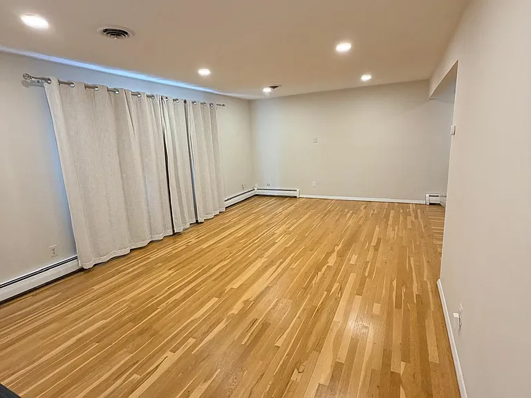 566 Anderson Ave — Photo 3
