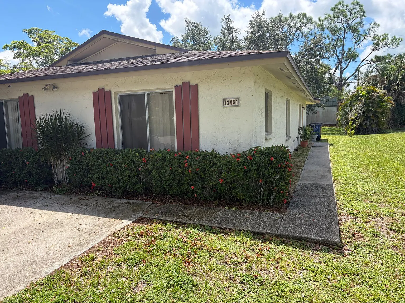 2 bed, $1,300 — Photo 2