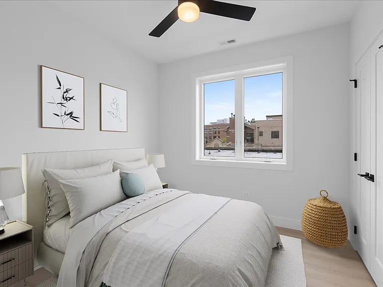 904 W Dakin LLC — Photo 4