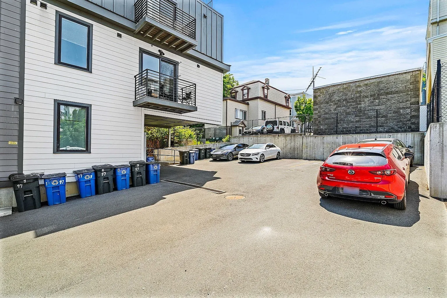 2 bed, 1.5 bath, 989 sqft, $3,100 — Photo 2
