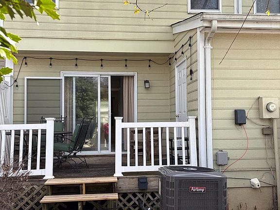 2nd image of 207 Greenhill Ct