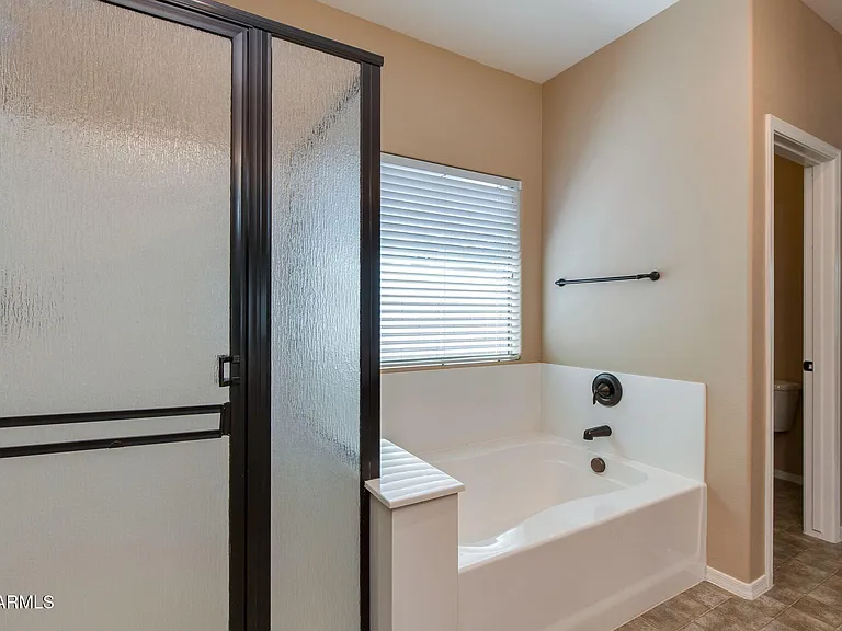 613 W Stanley Ave — Photo 23