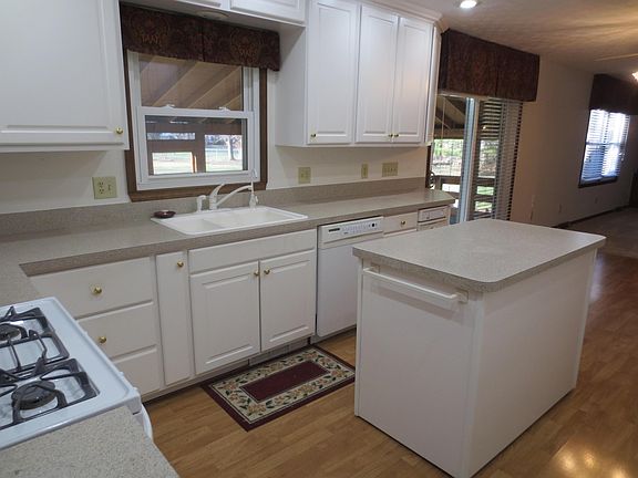 4th image of 1859 Knollridge Ct