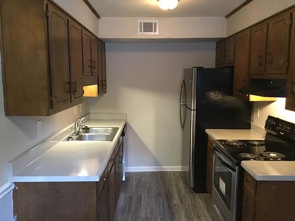 4th image of 116 Chalet North Ct