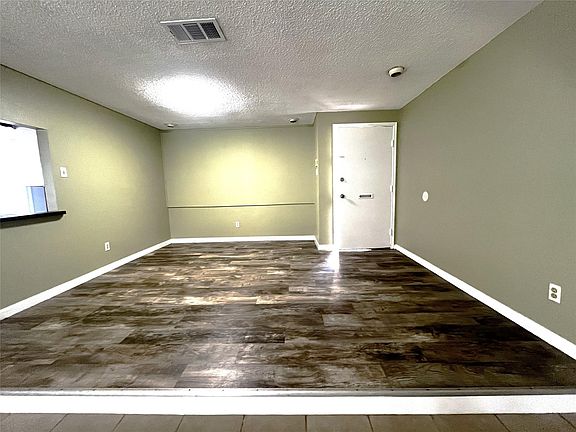 3rd image of 731 Seafoam Rd