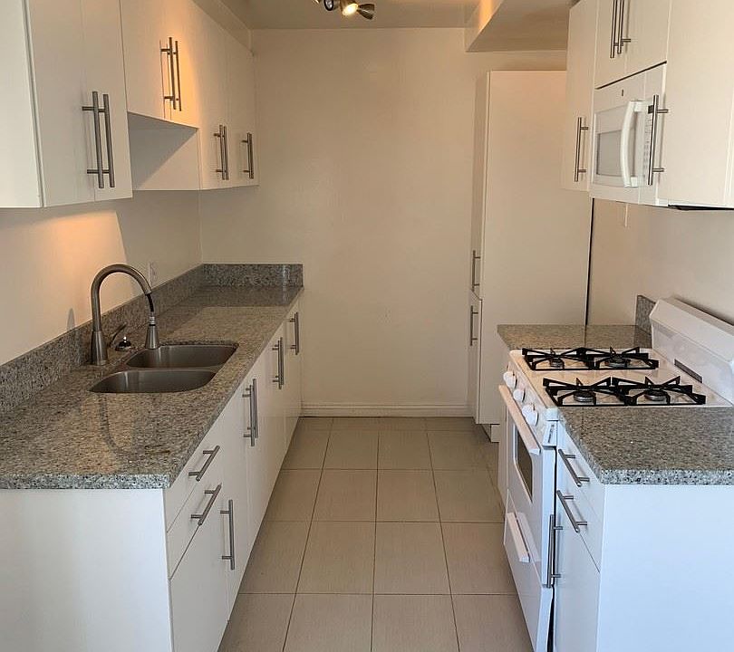 1st image of 2025 S Shenandoah St APT 6