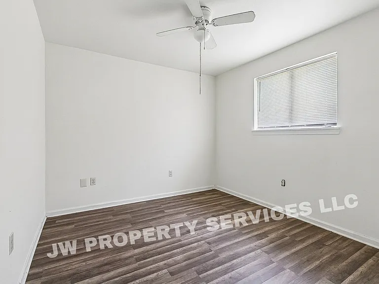 204 Wilker Neal Ave. — Photo 9