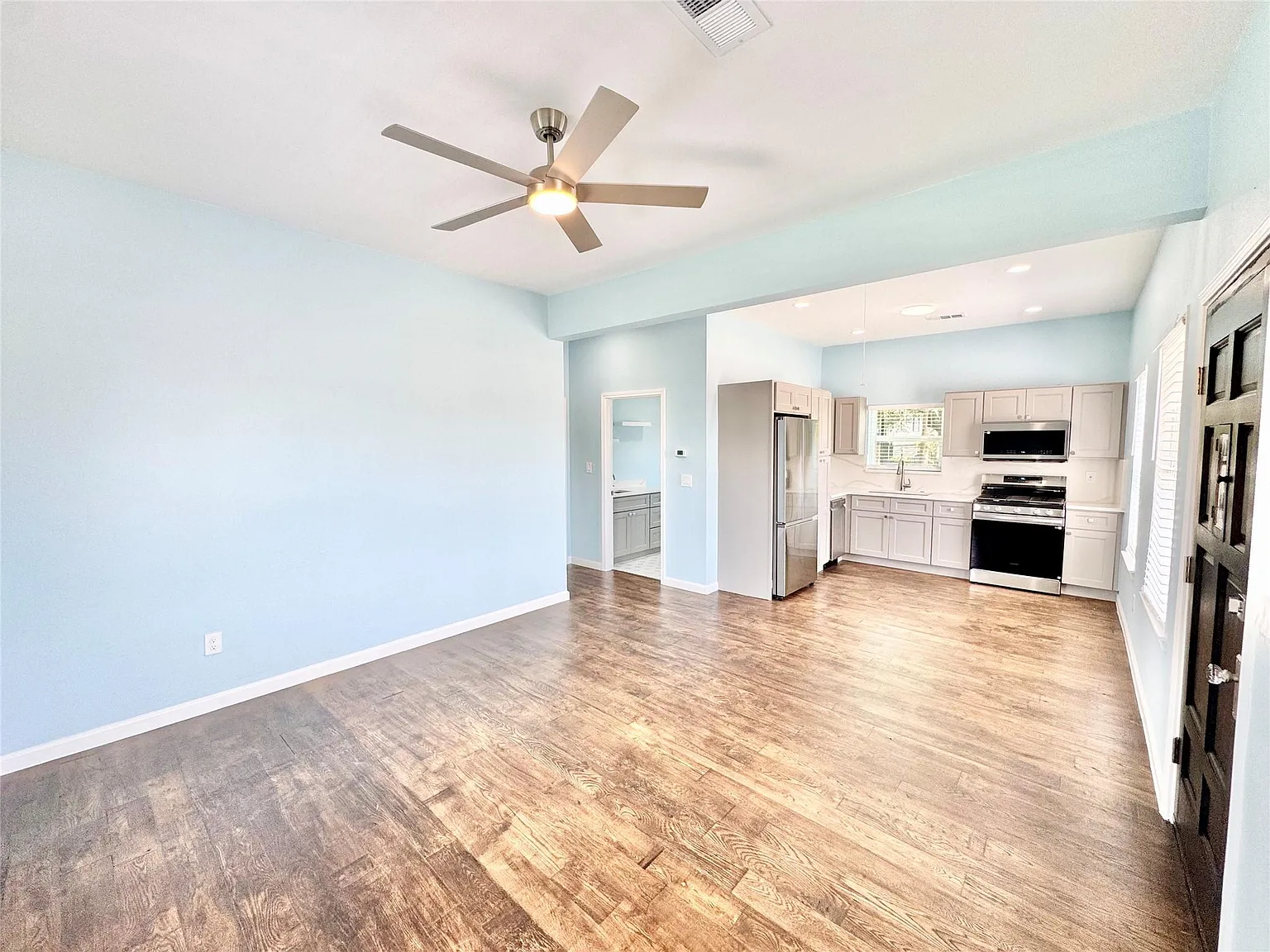 2 bed, 2.0 bath, 880 sqft, $2,000 — Photo 4