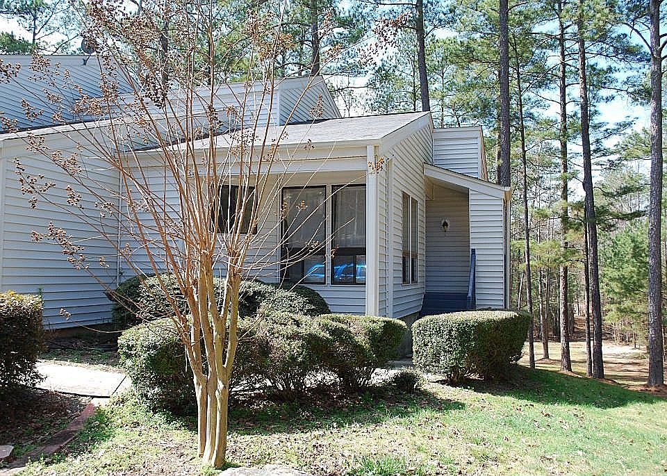 2nd image of 204 Oak Ridge Dr