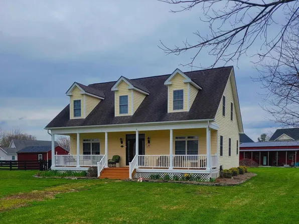 6 S Locust St, Lovettsville, VA 20180