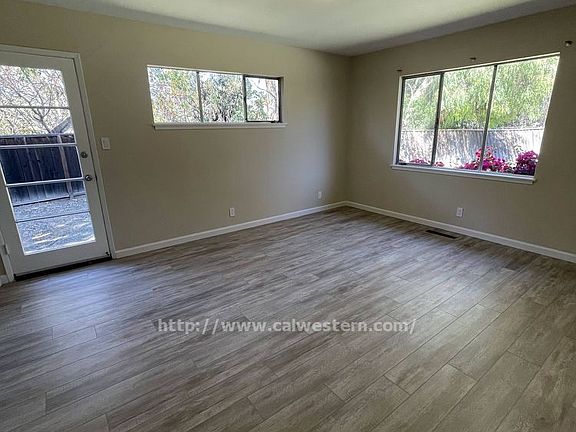 5th image of 22431 Franklin Ct