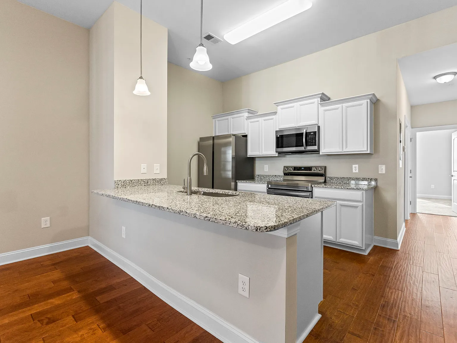 1 bed, 751 sqft, $1,395 — Photo 4