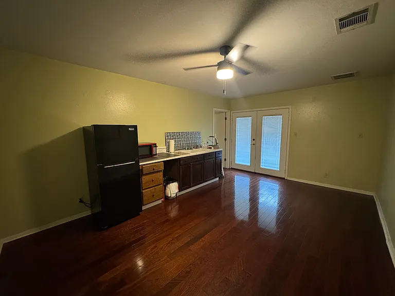 209 Oak Crest Ln #2 — Photo 4