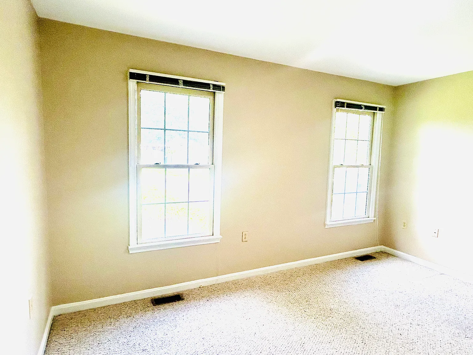 3 bed, 1836 sqft, $3,100 — Photo 4