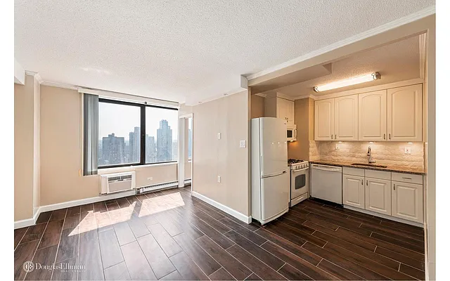 Rented by Douglas Elliman | media 14