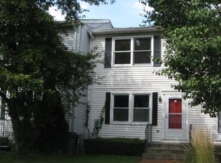 6 Greenhouse Ln, Poughkeepsie, NY 12603