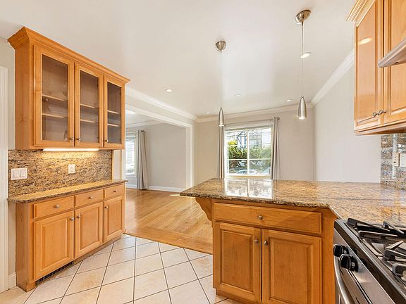 5th image of 1903 18th Ave #1903