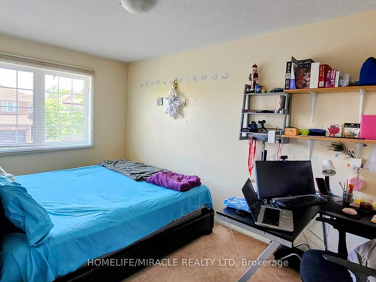 102 Whiteface Cres — Photo 14