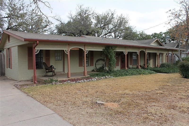 1st image of 307 Ross Ave